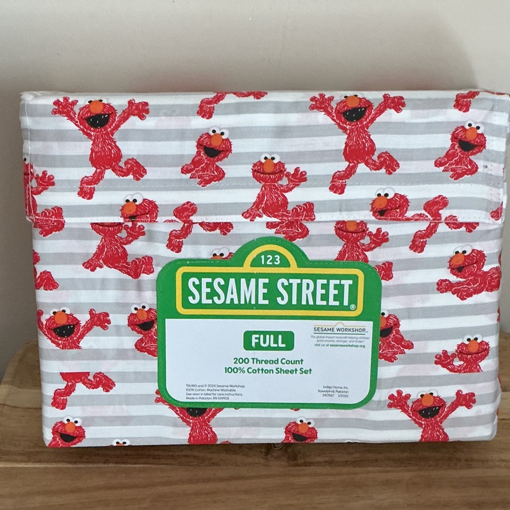 Sesame Street Red Elmo Cotton Sheet Set- 100% Cotton- Sesame Street Room Decor